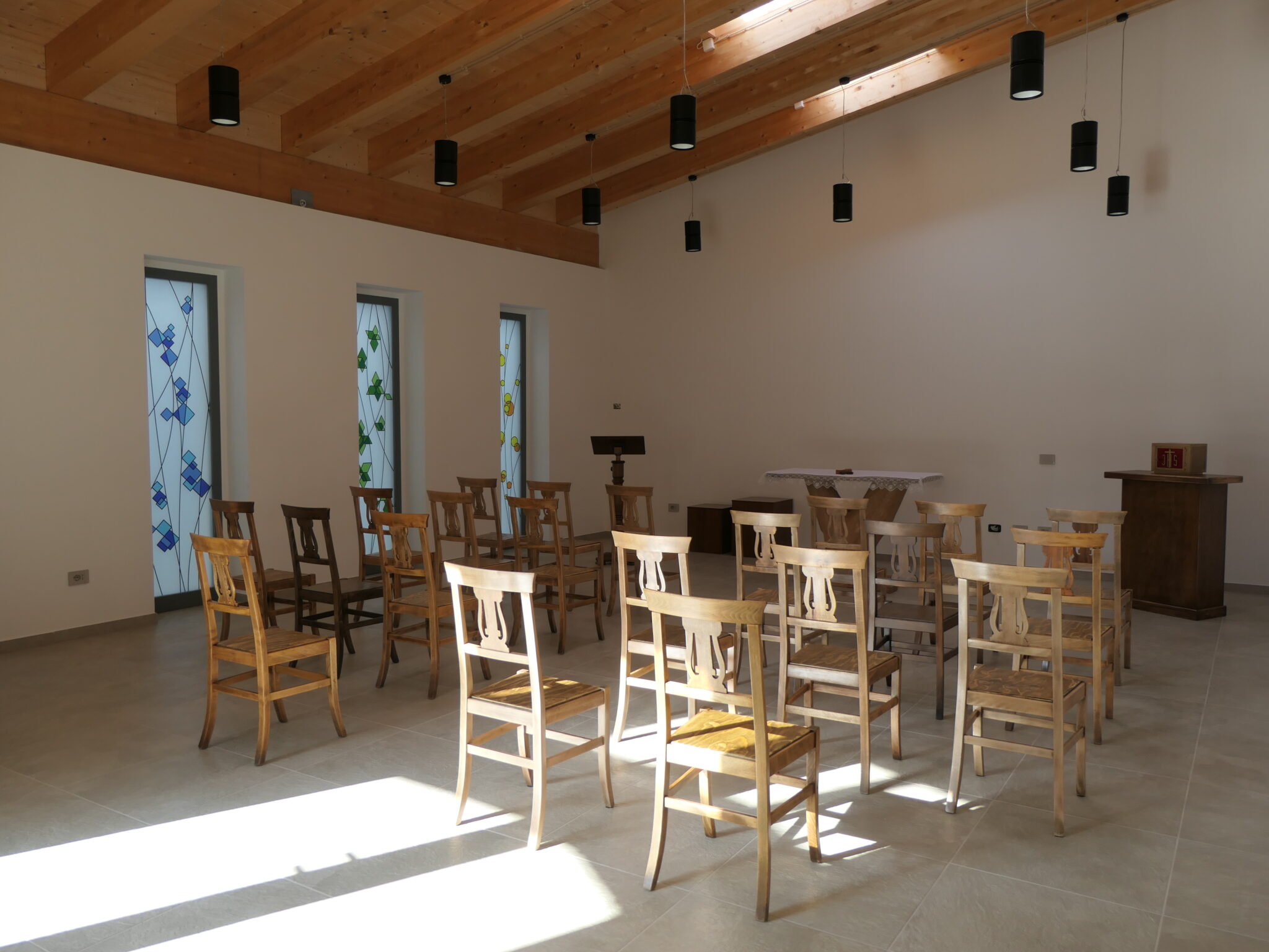 Nuovo Centro Parrocchiale Carlo Acutis - interno - cappella invernale